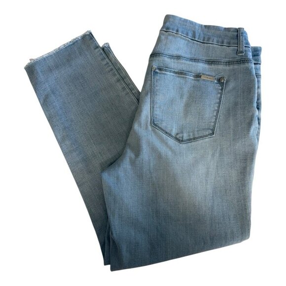 Chicos So Slimming Girlfriend Raw Hem Crop Jeans~Size 0.5 (S/6)~Light Blue - Picture 3 of 10